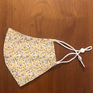 Women’s adjustable face mask